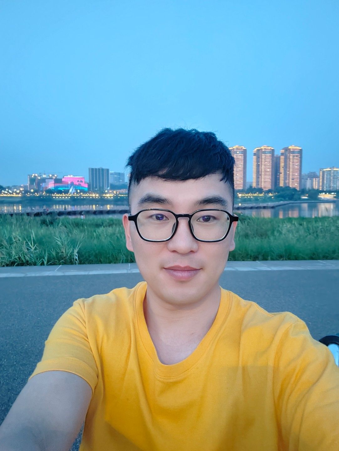 白超凡头像