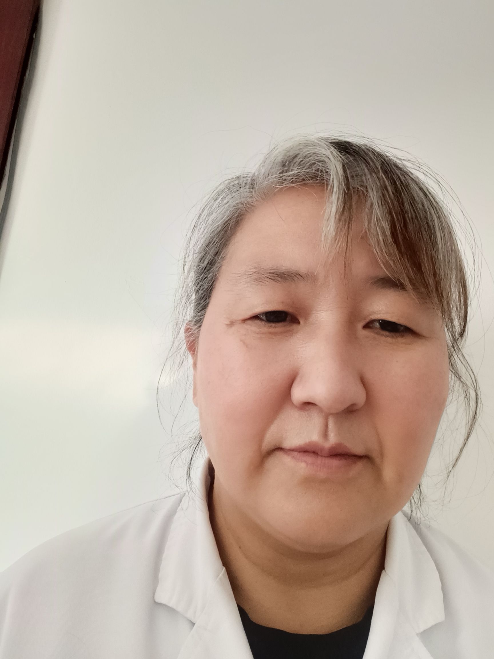 邹积丽头像
