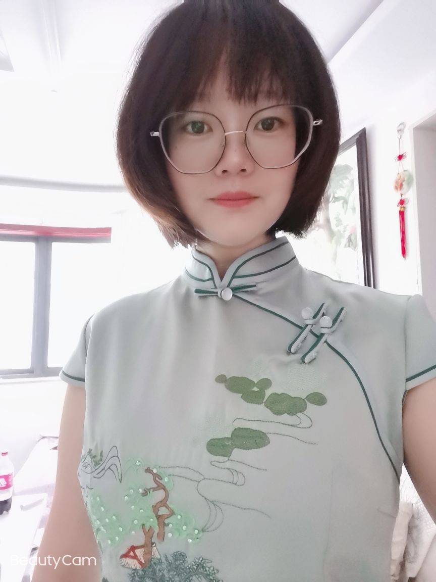 毕菡头像
