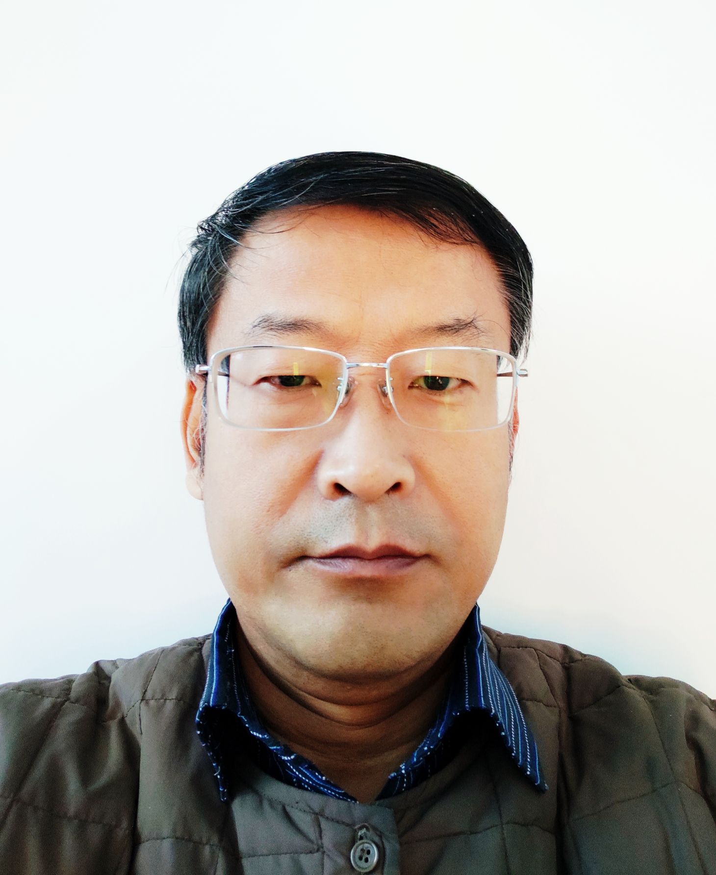 杨典秋头像