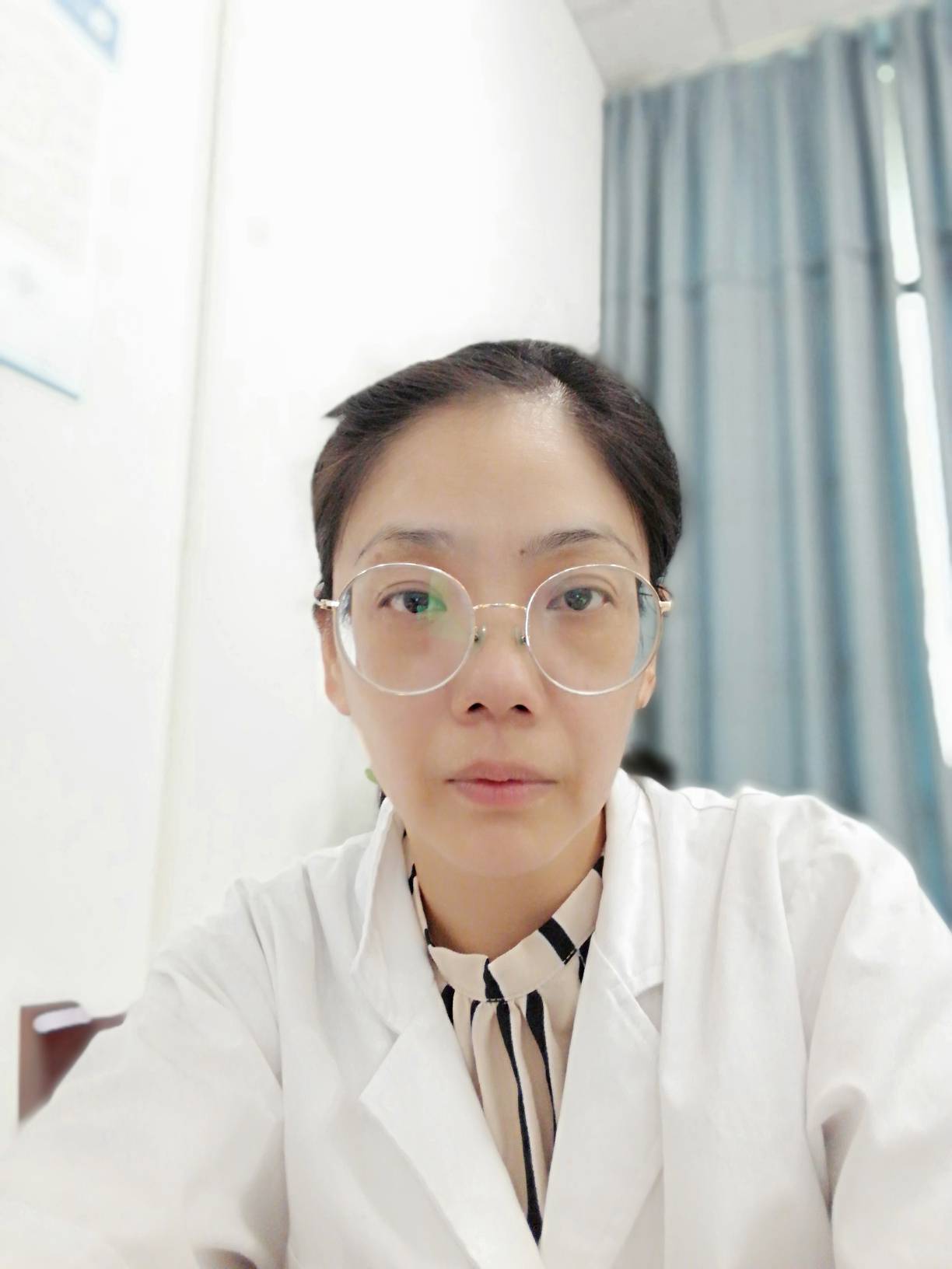 张群红头像