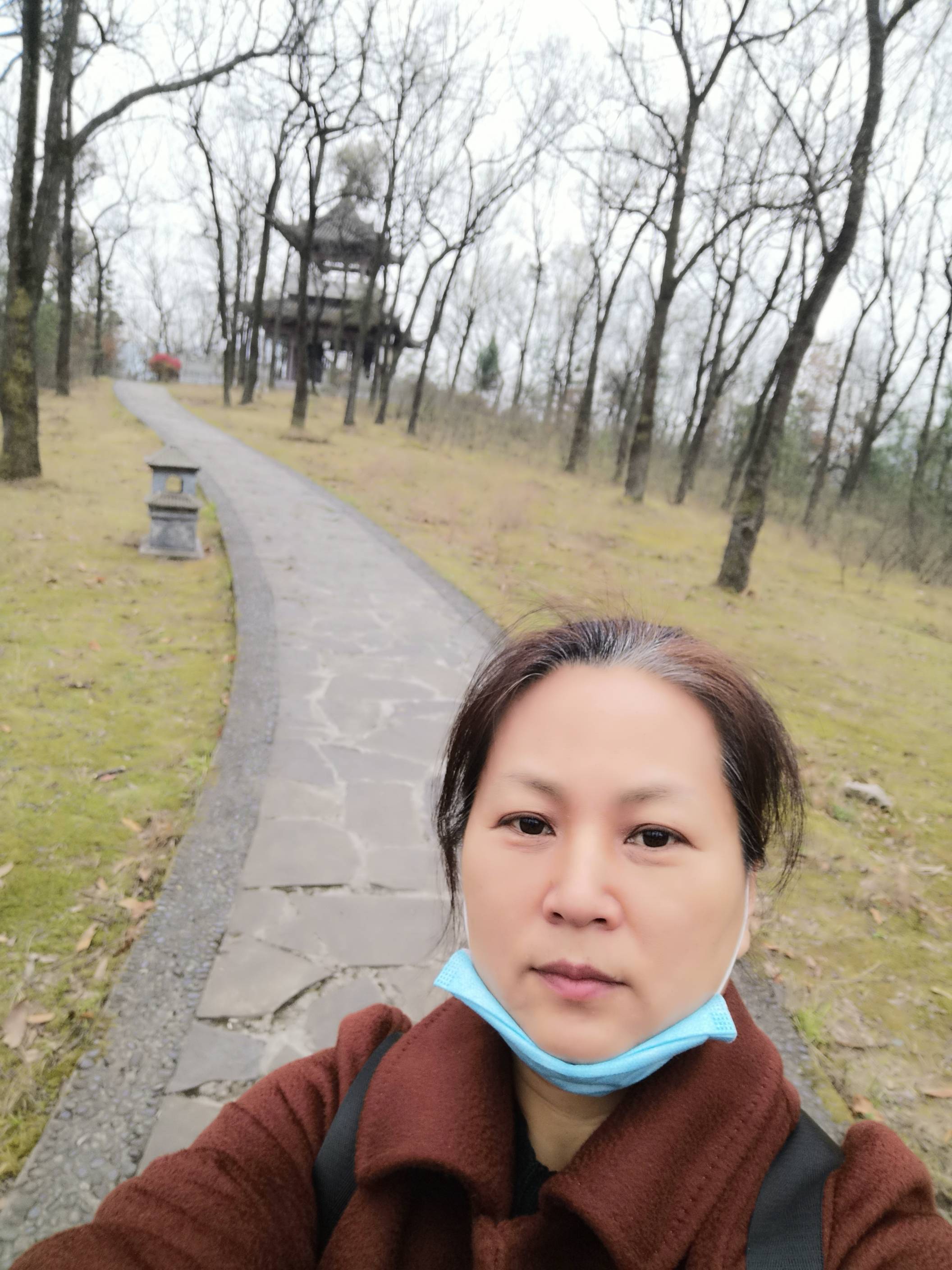 雷阿丽头像