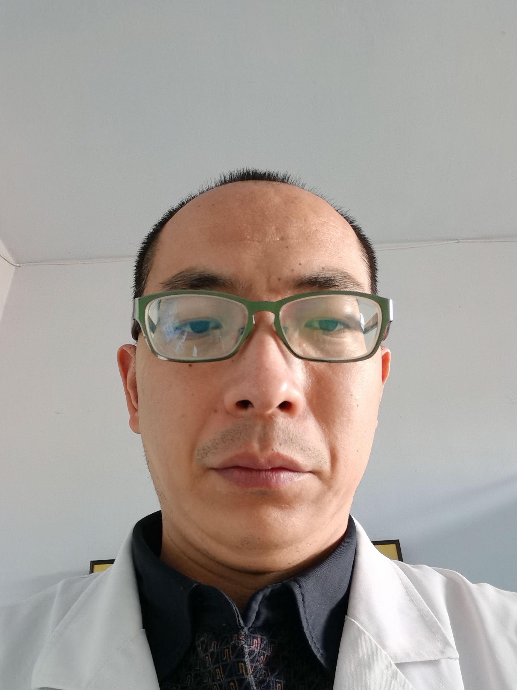 石健头像