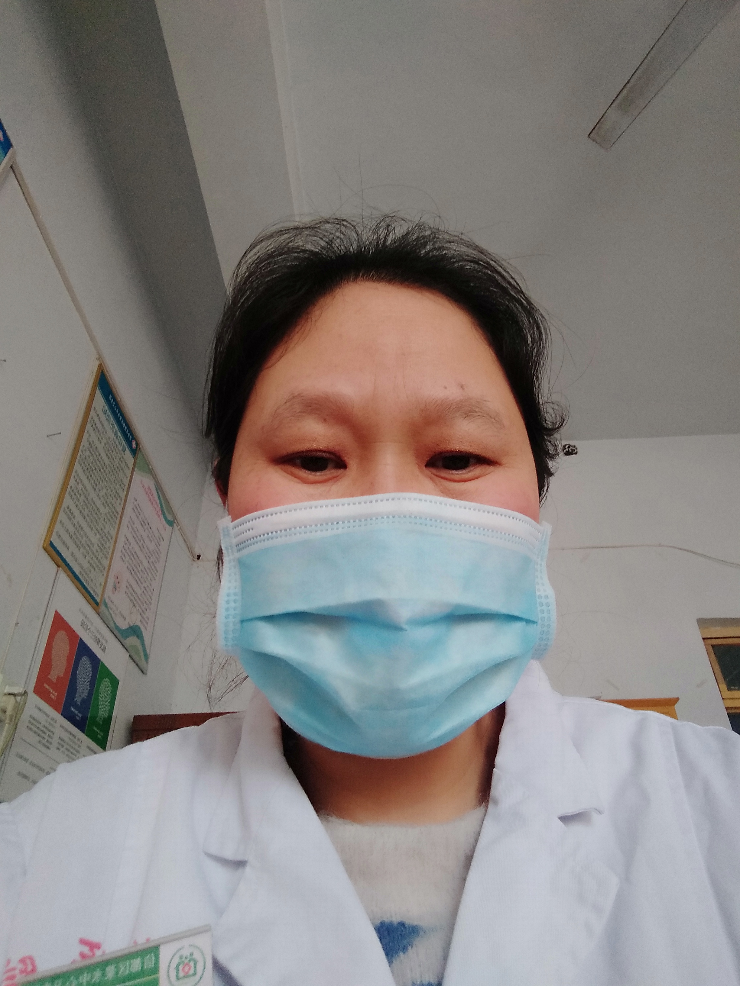 何江英头像