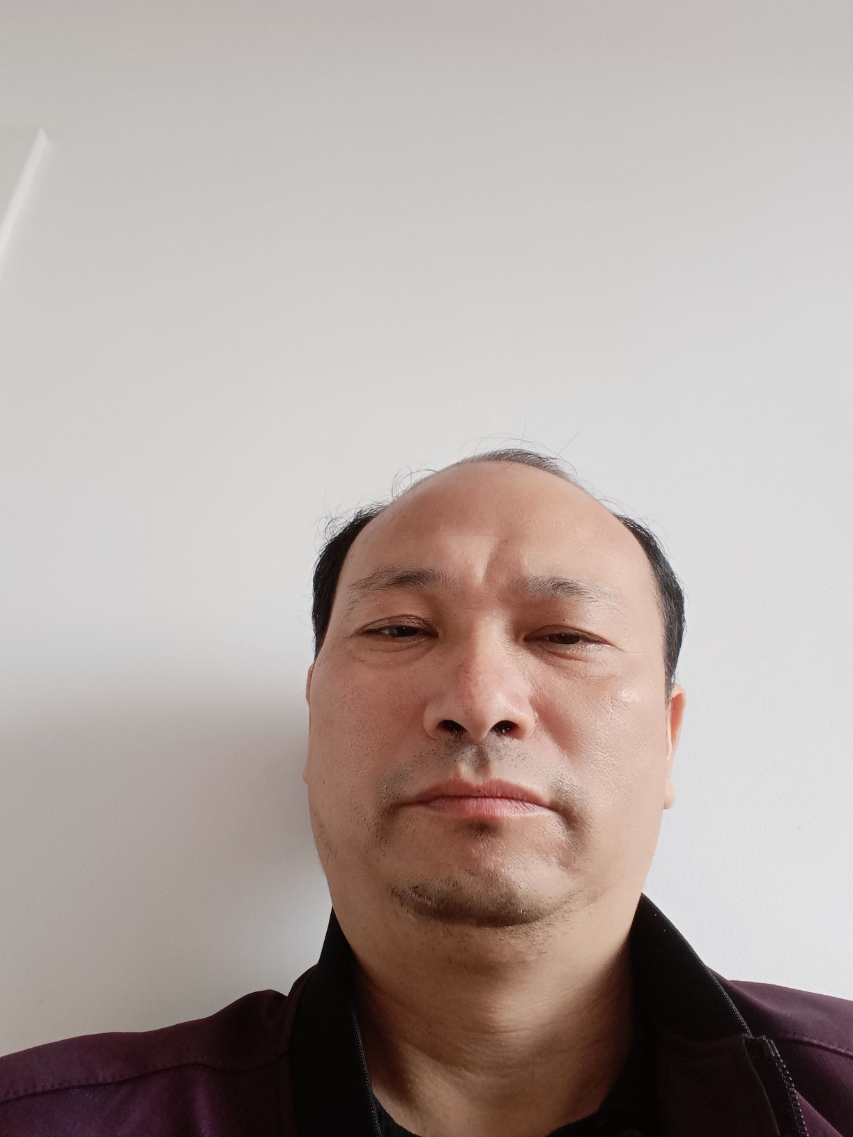 邹和新头像