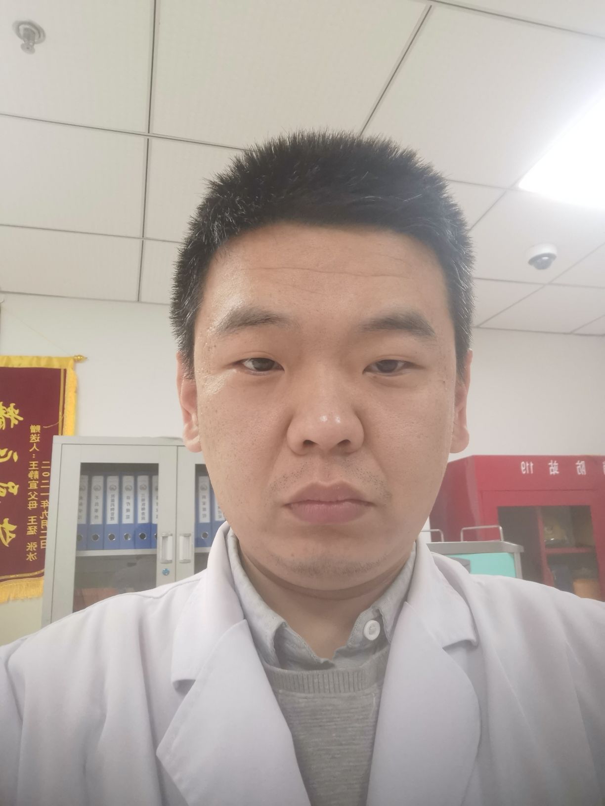 席钊头像