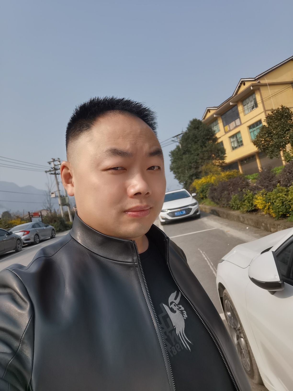 邬远飞头像