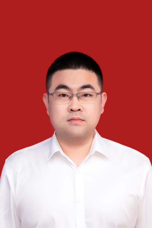 冷育柏头像