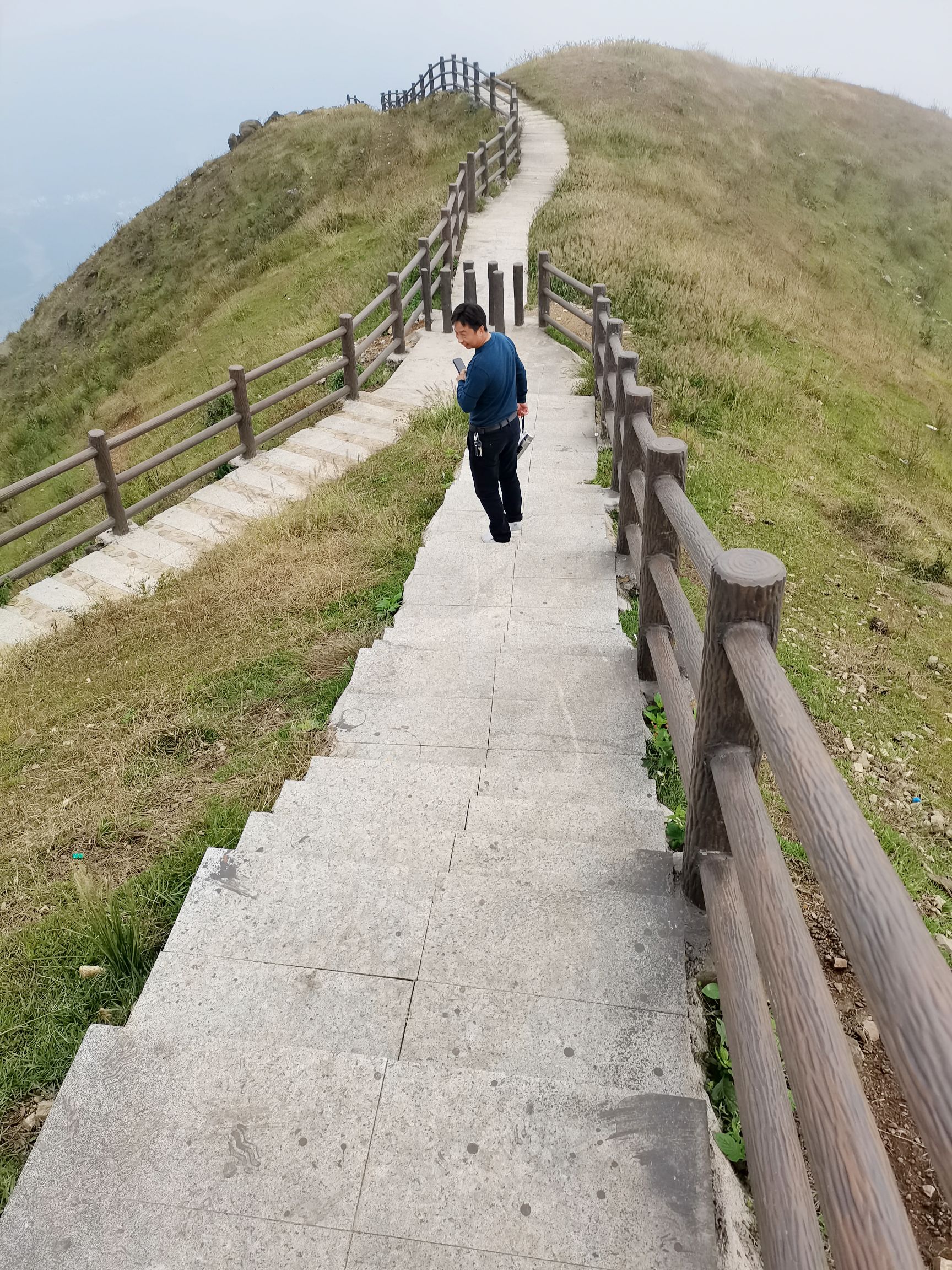 许旻头像