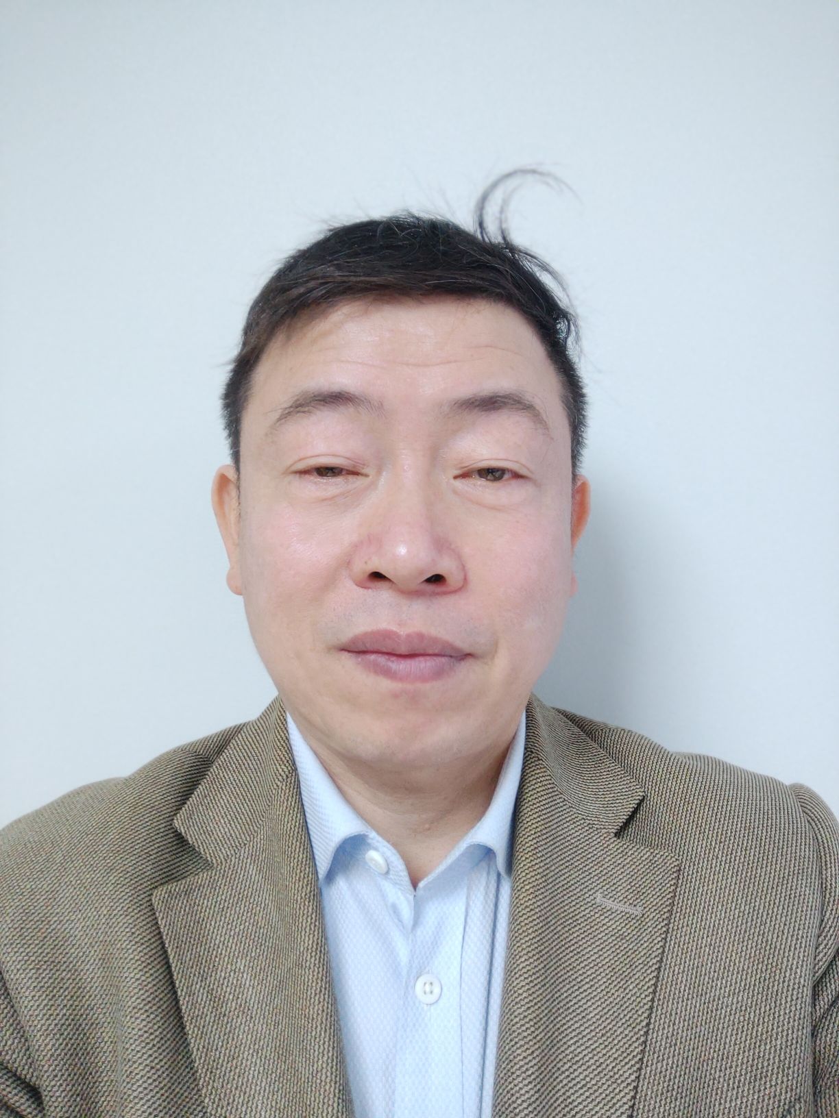 朱林平头像