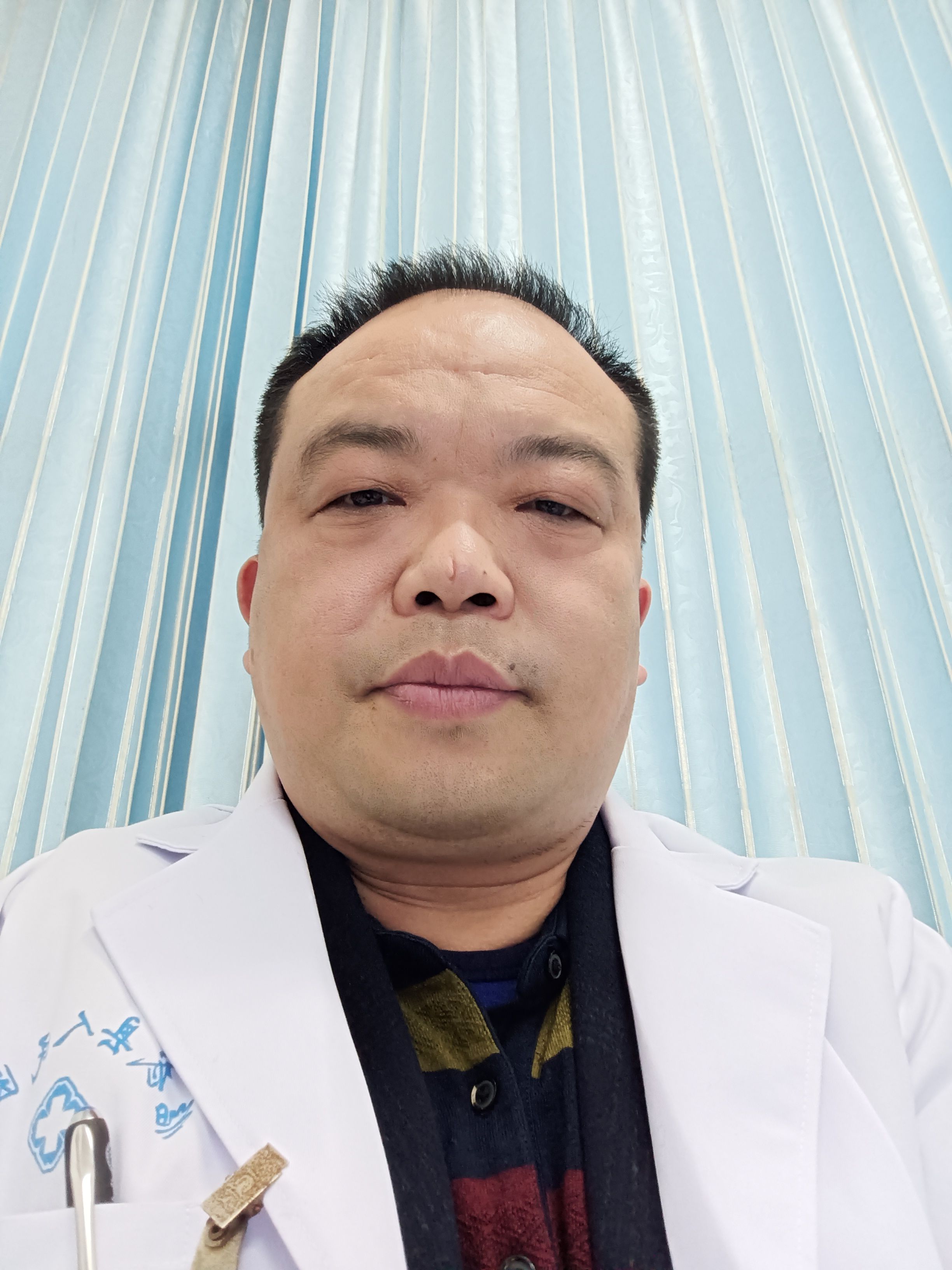 胡天法：头像