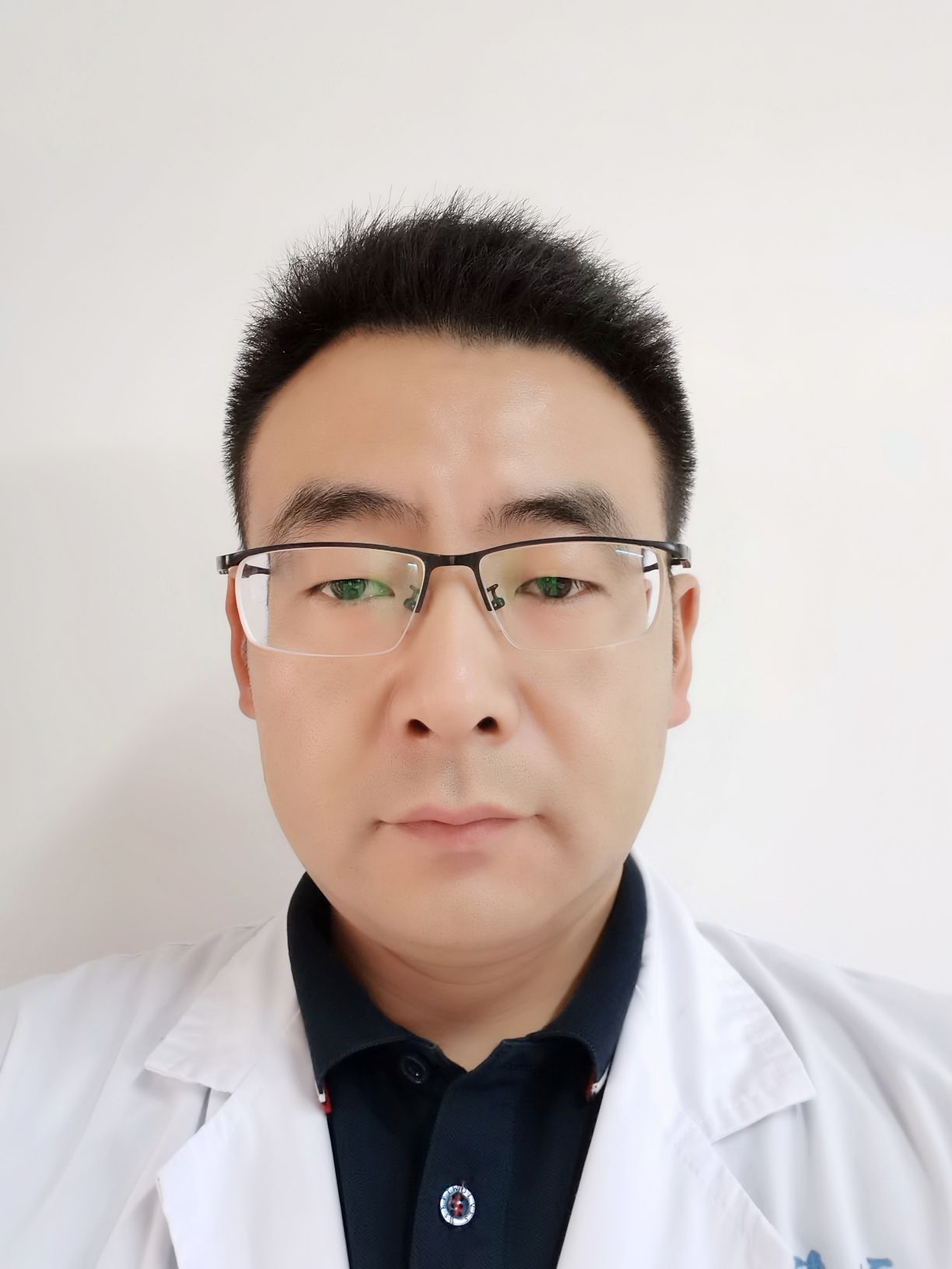 毛进文头像