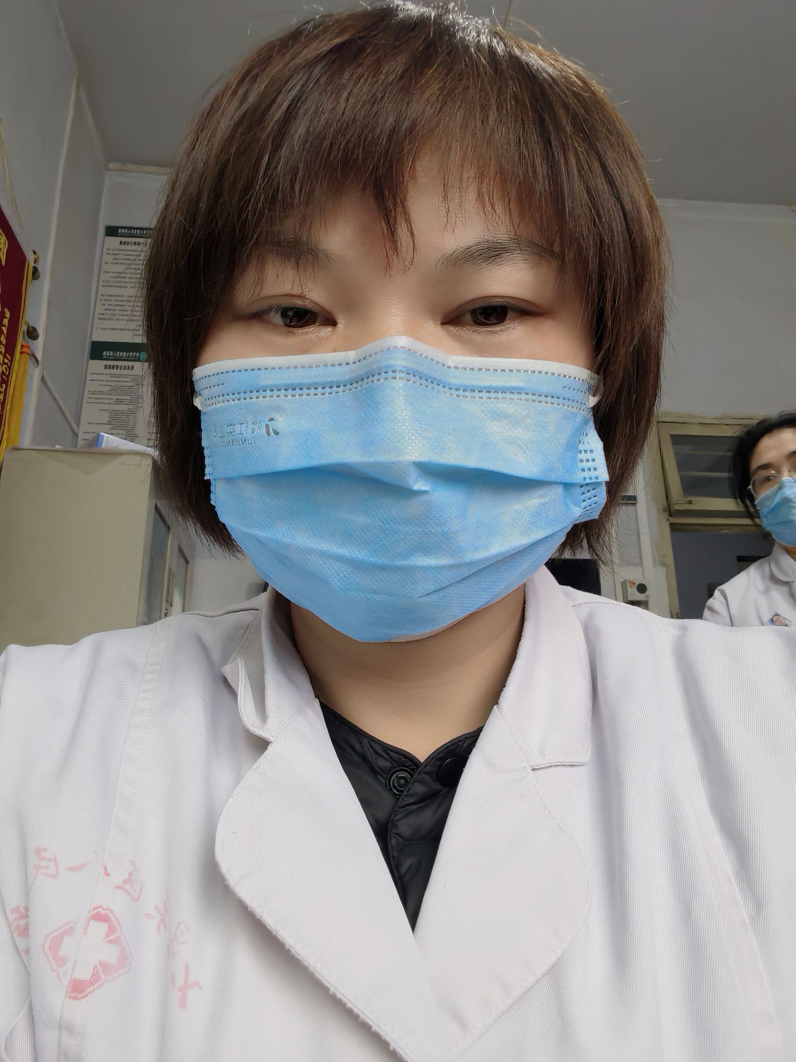 邓美头像