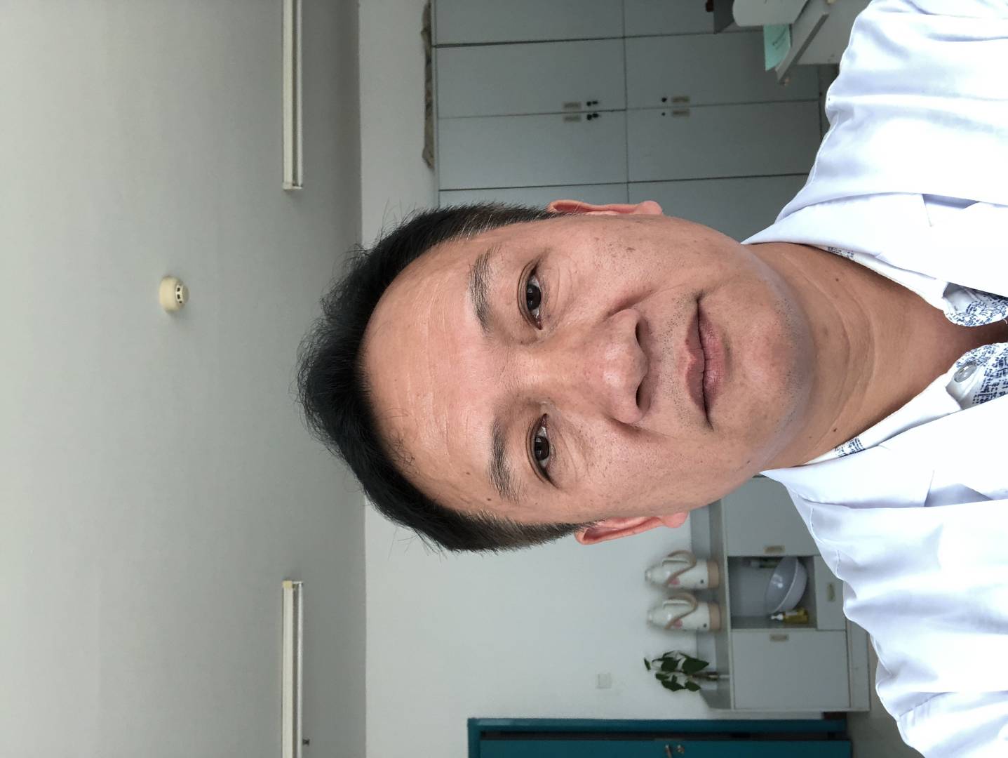 郑成义头像