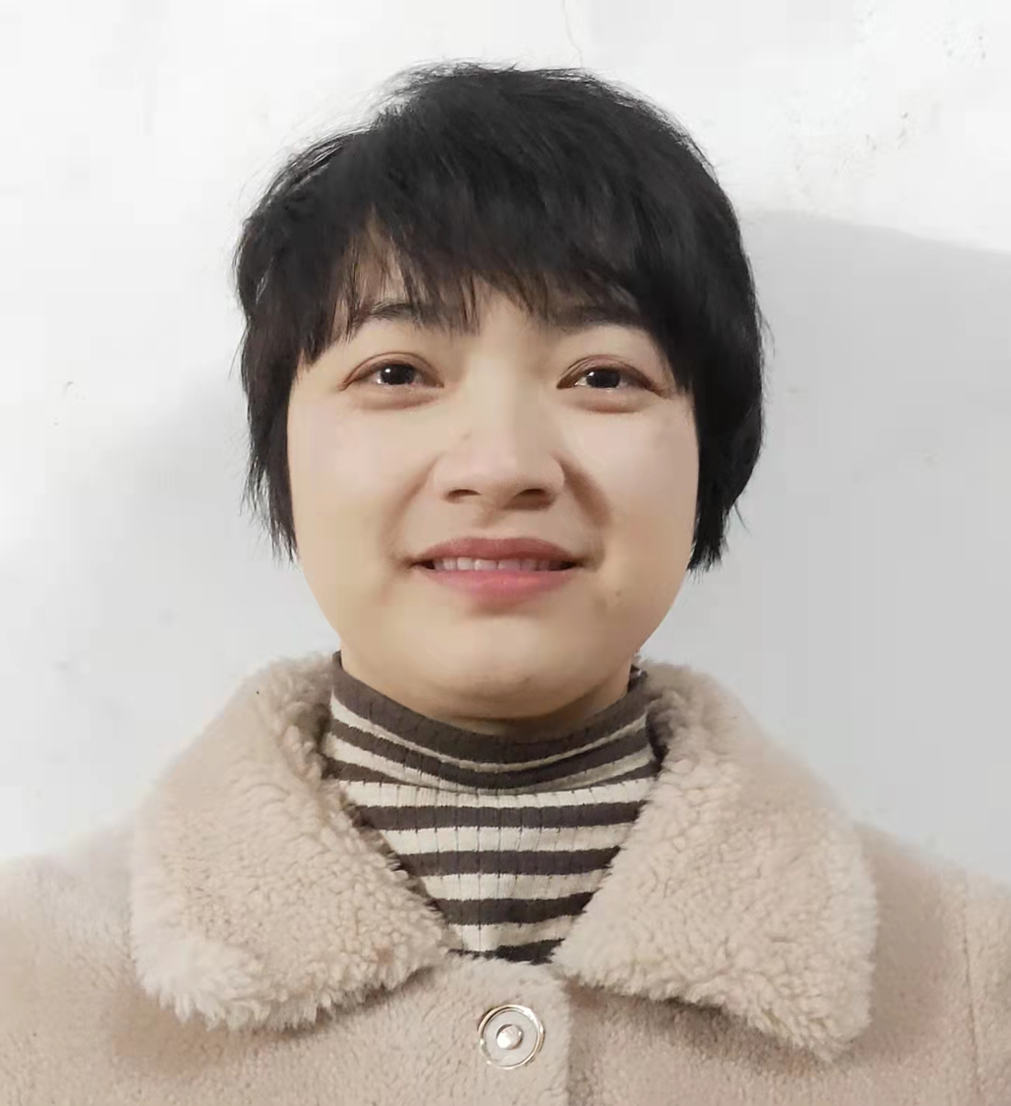康灿霞头像