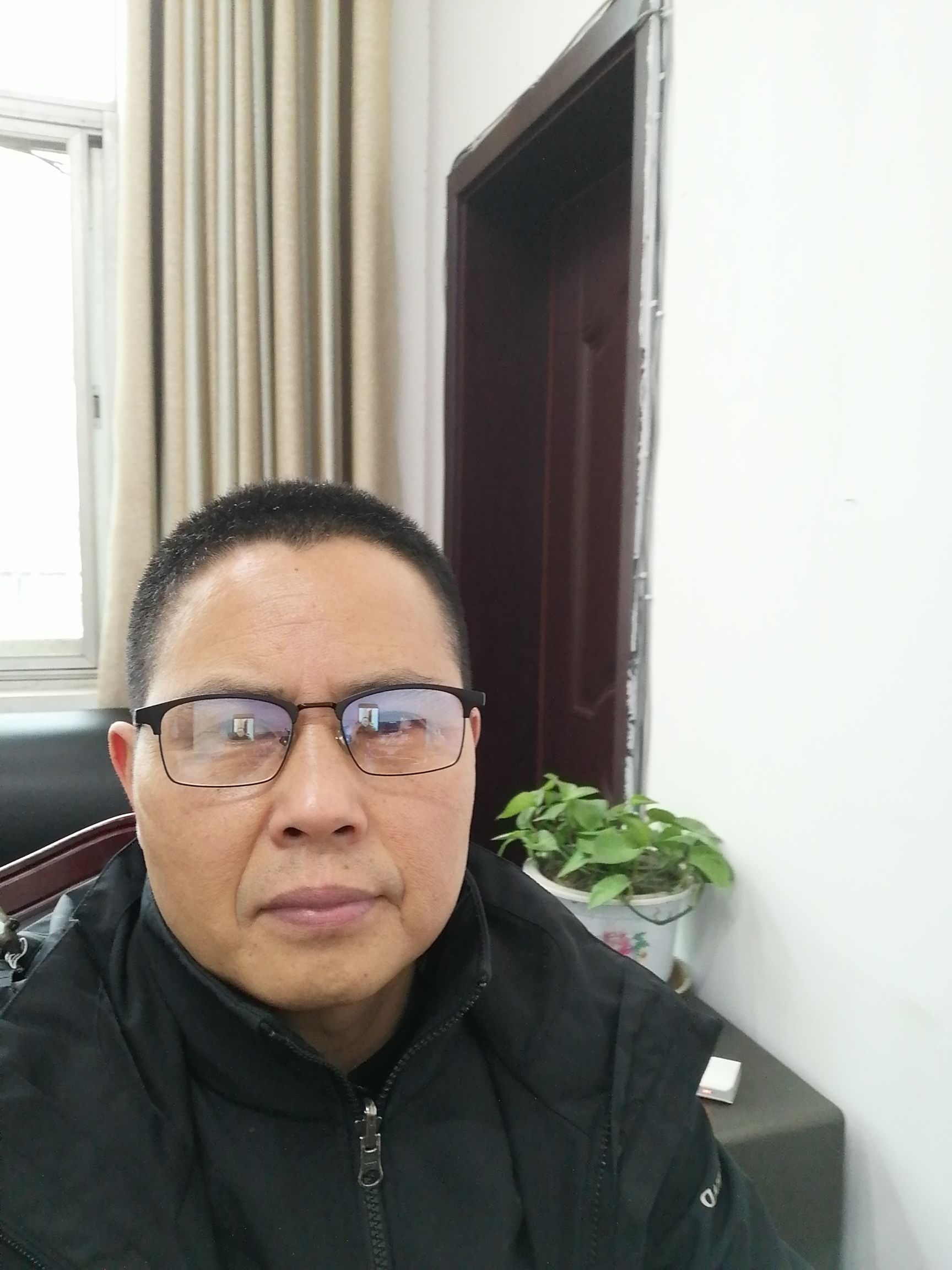 白明卫头像