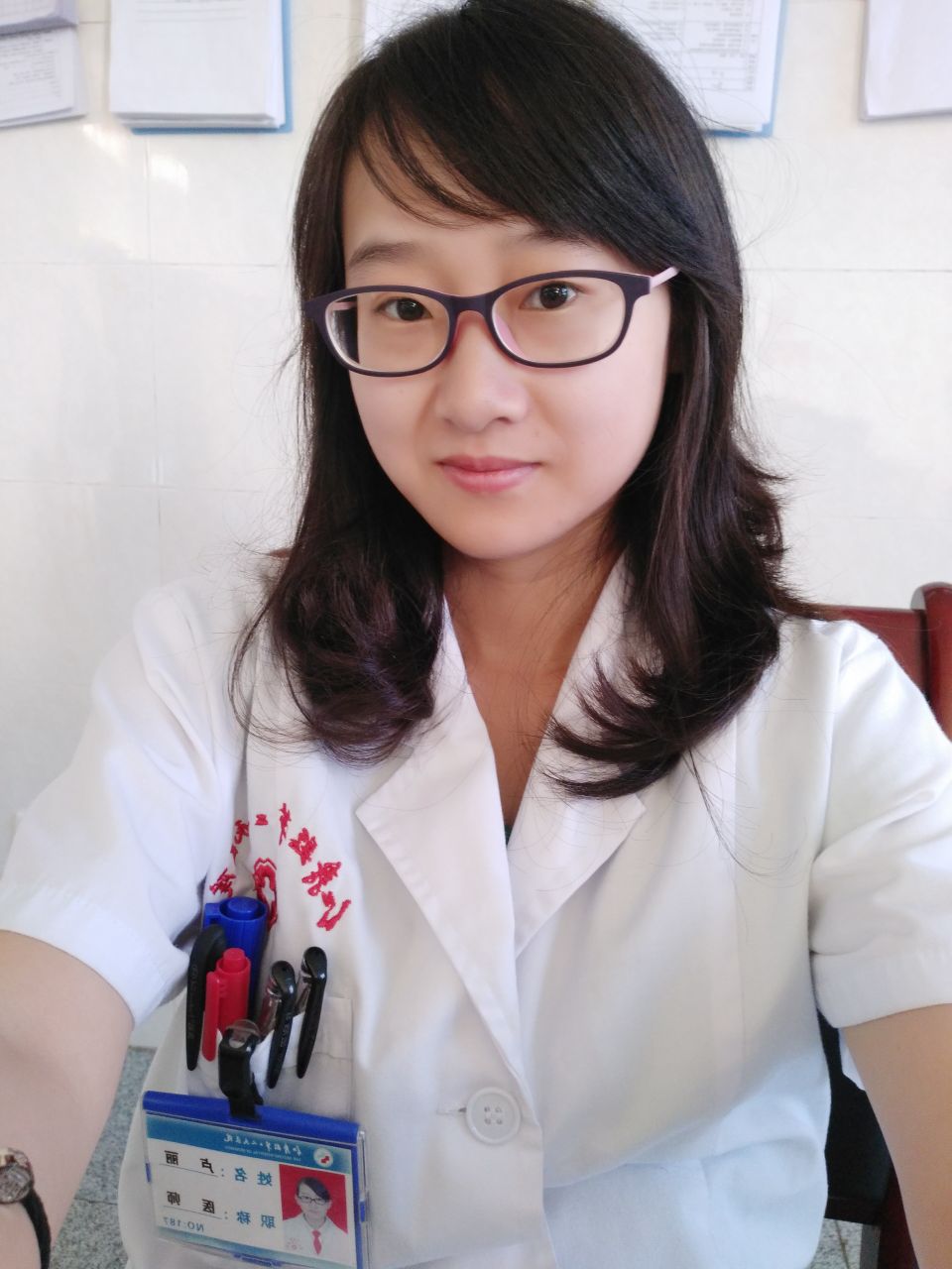 卢丽头像