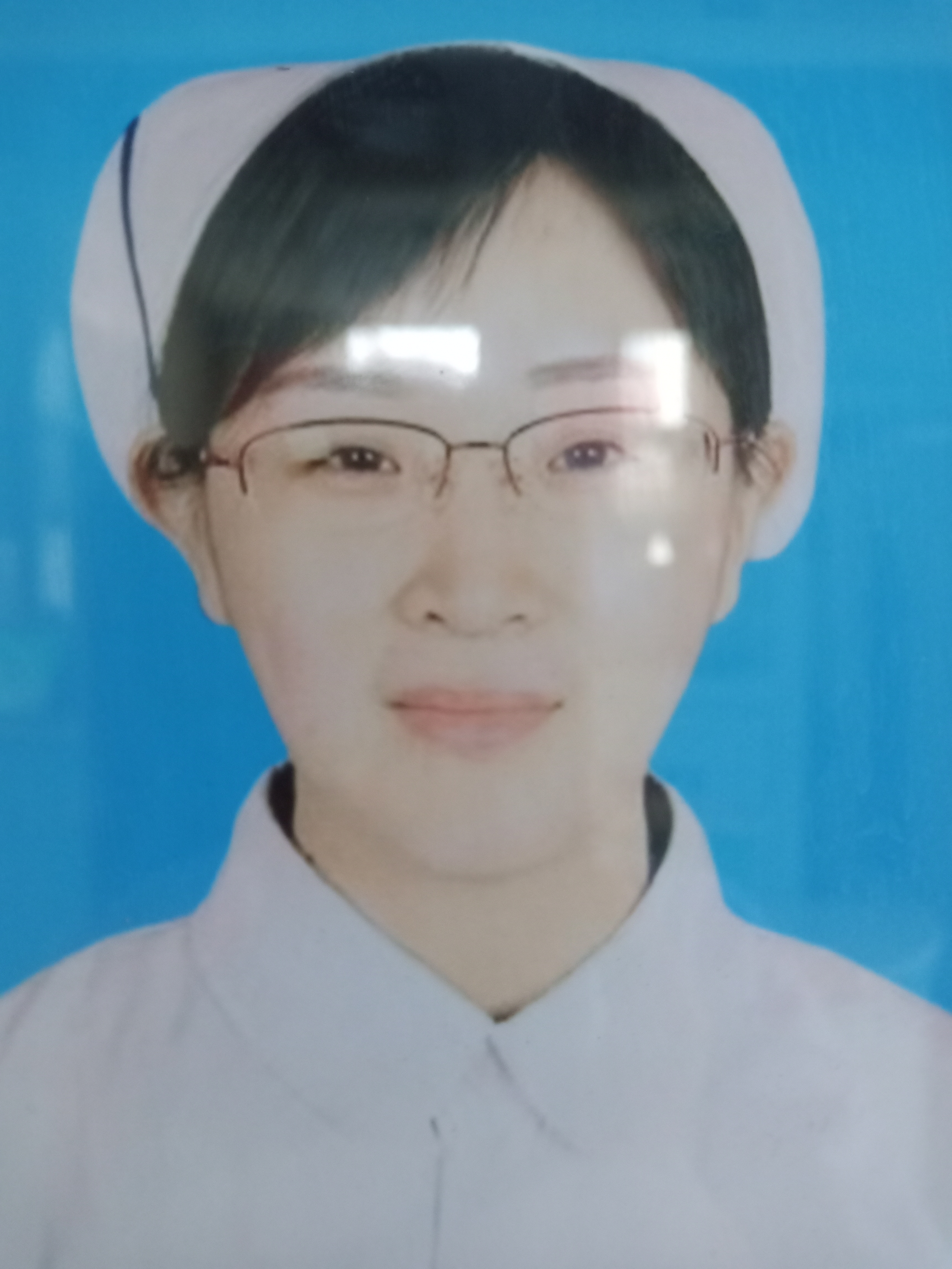 张芬头像