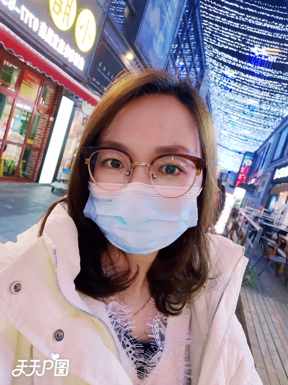 王璐璐头像