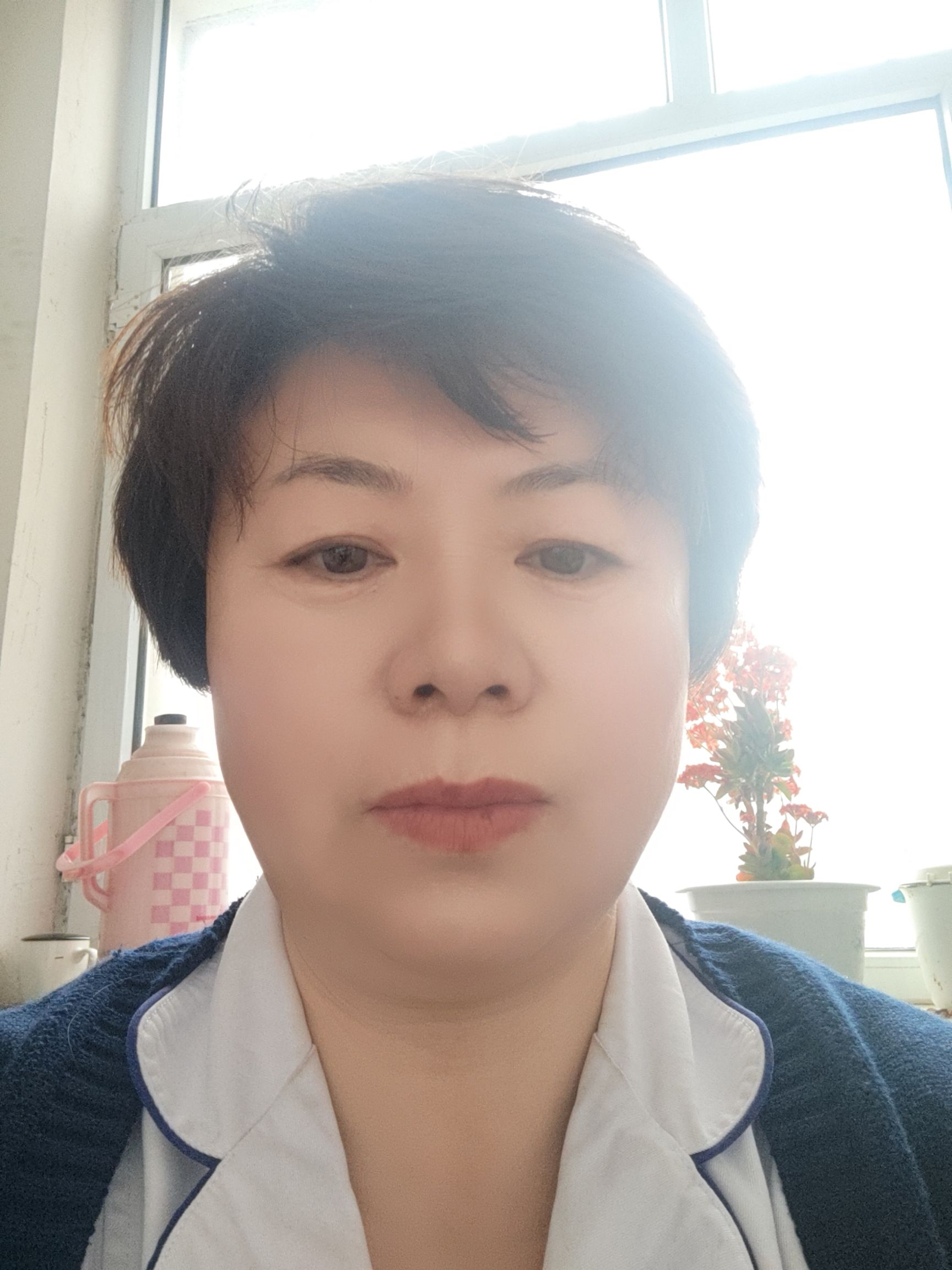张晓红头像
