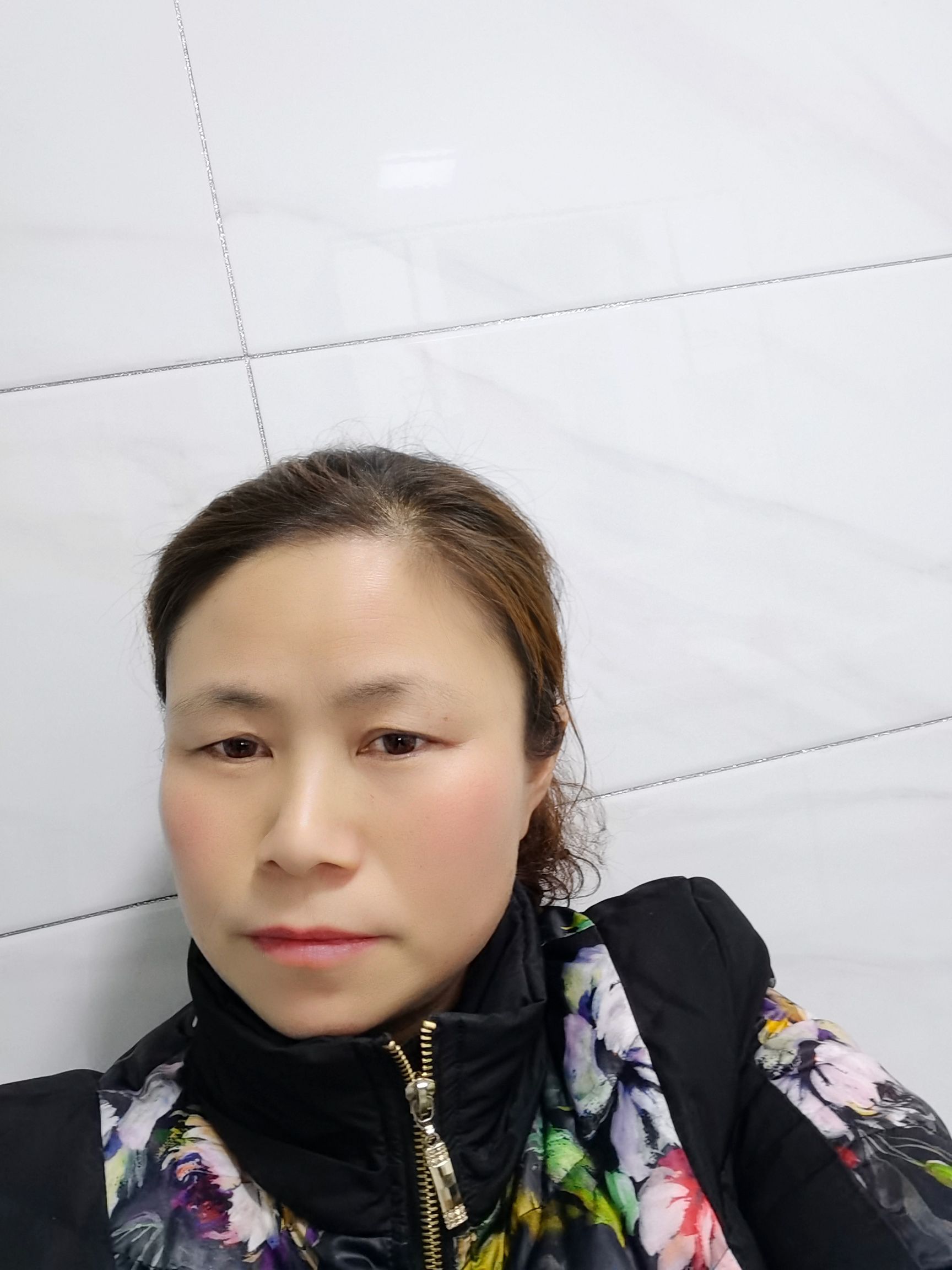 王丽头像