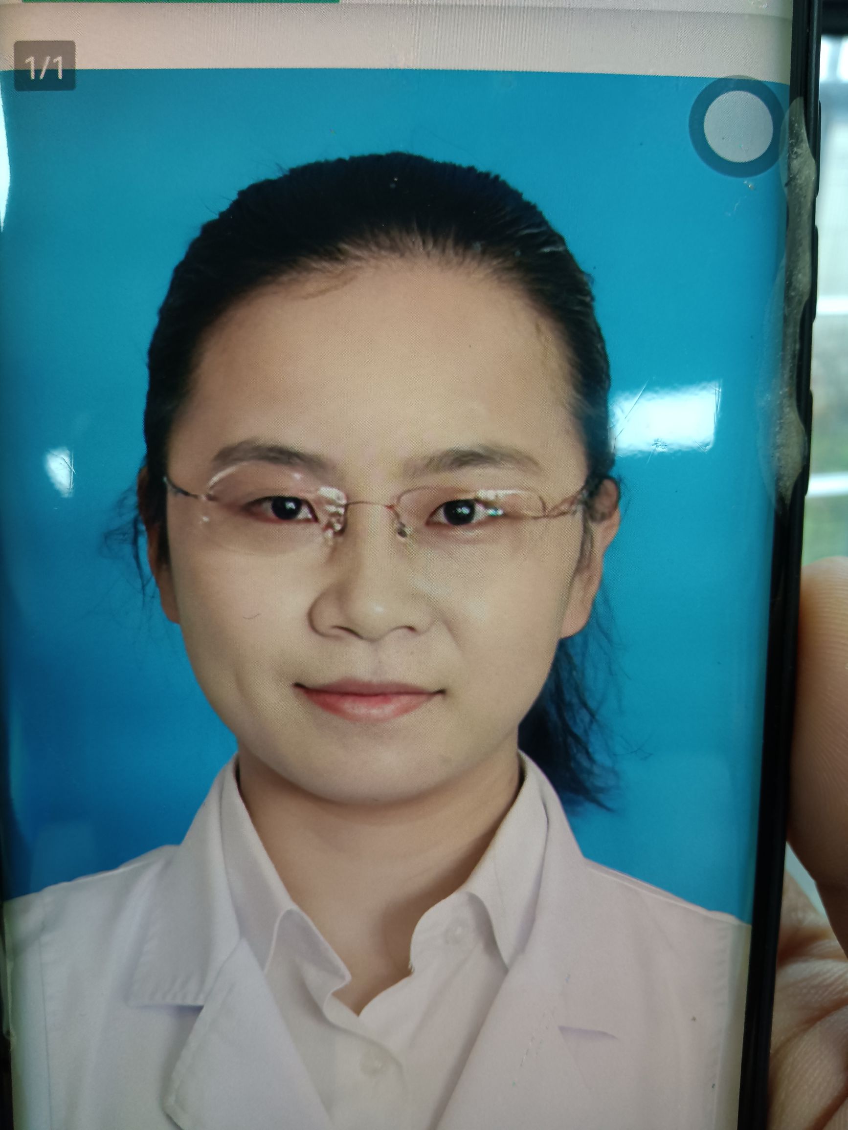 刘丽媛头像