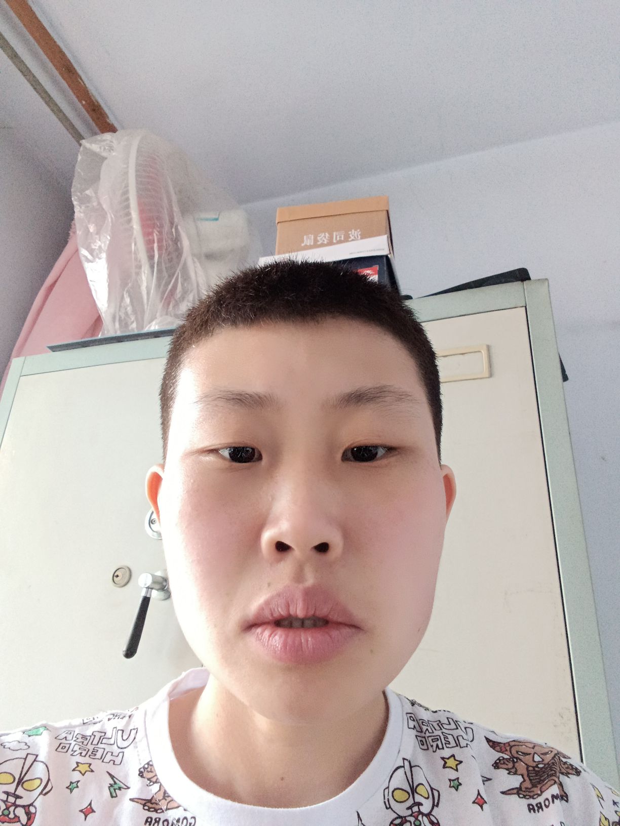 蔡秋雨头像