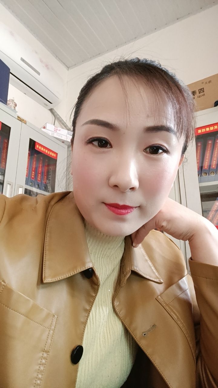 黄智慧头像