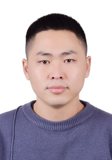 杨金源头像