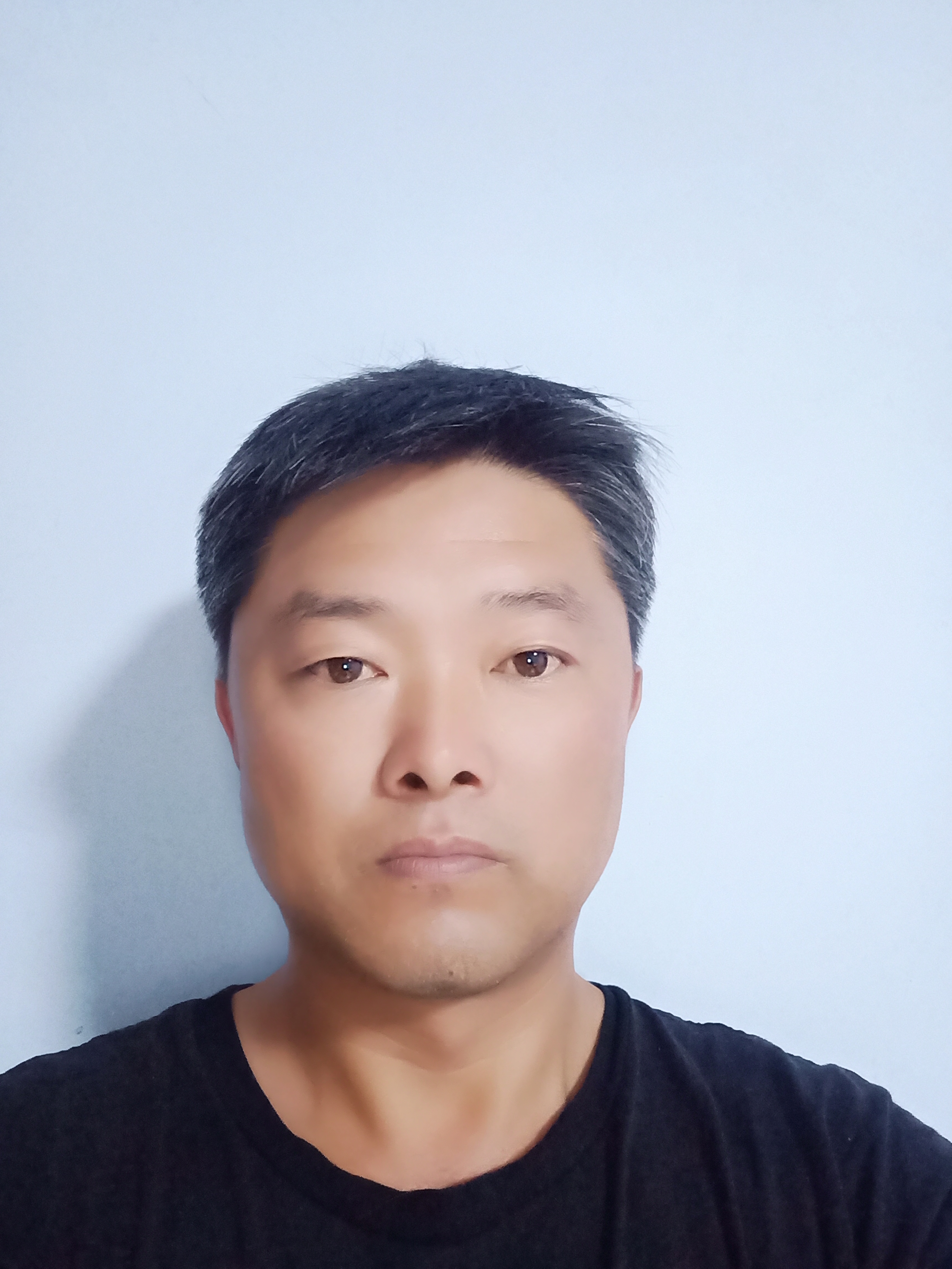 田振华头像