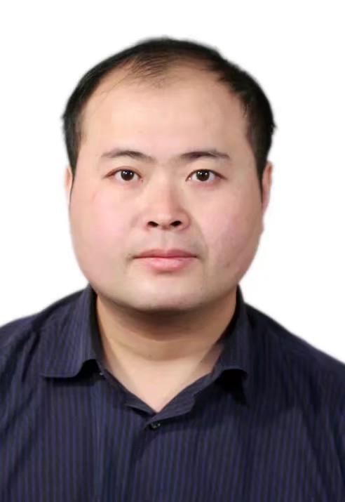 董伟头像