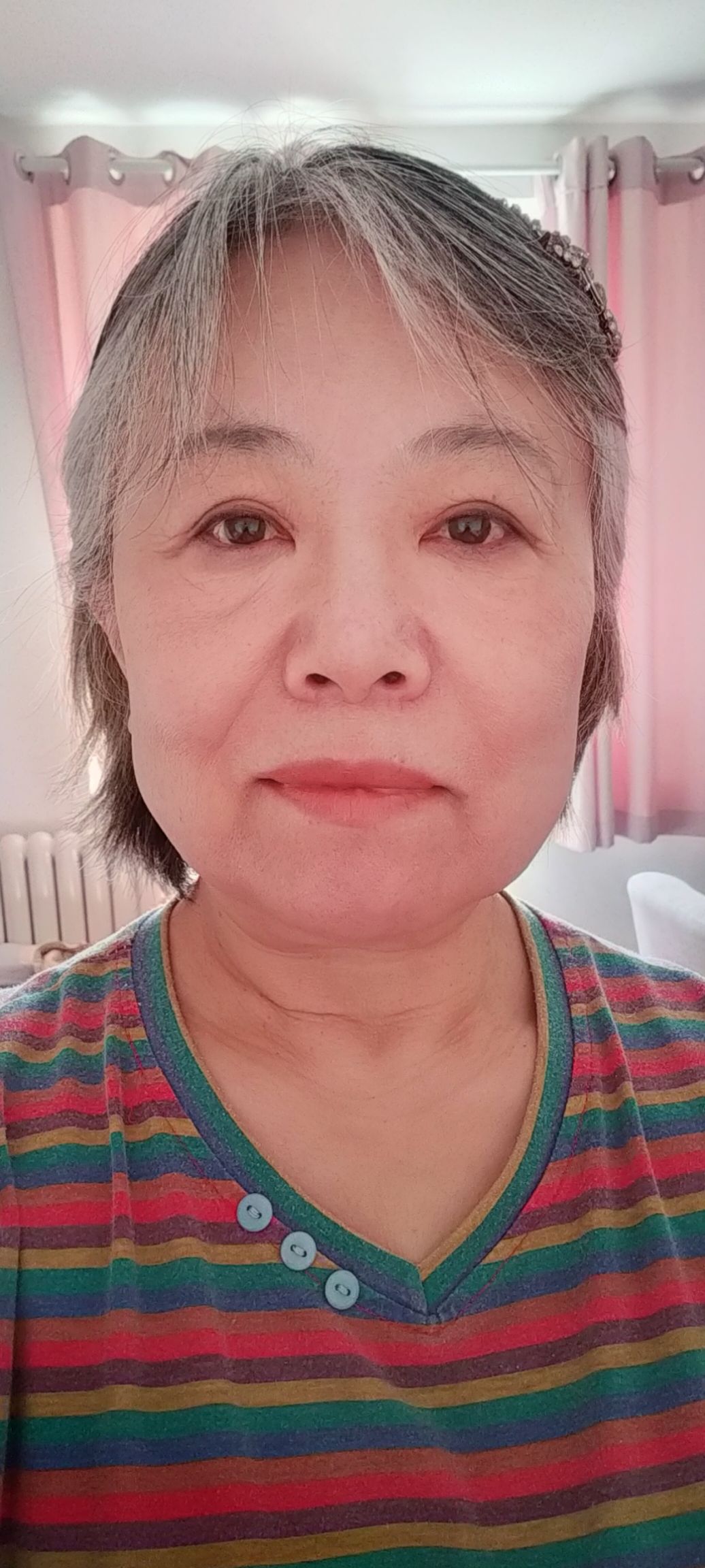 张玲头像