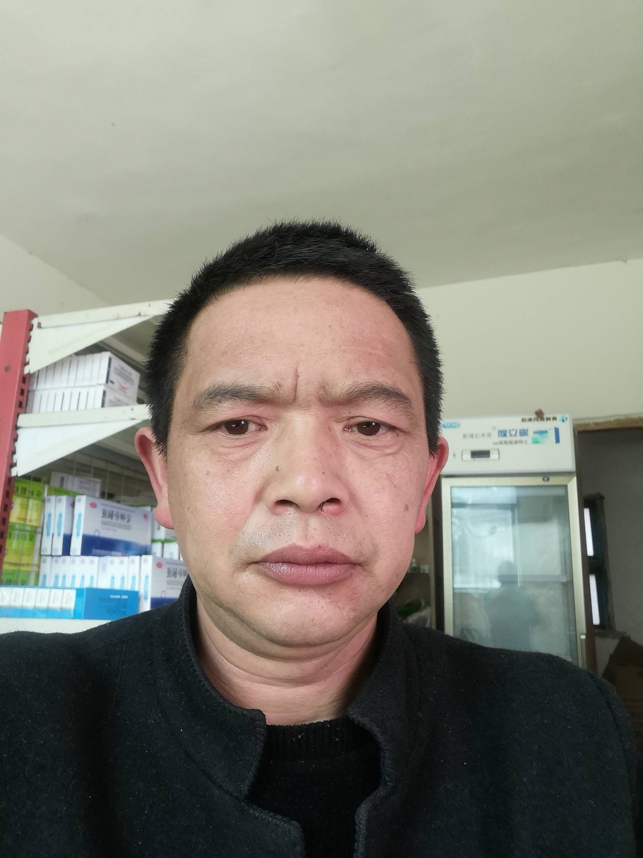 易万丛头像