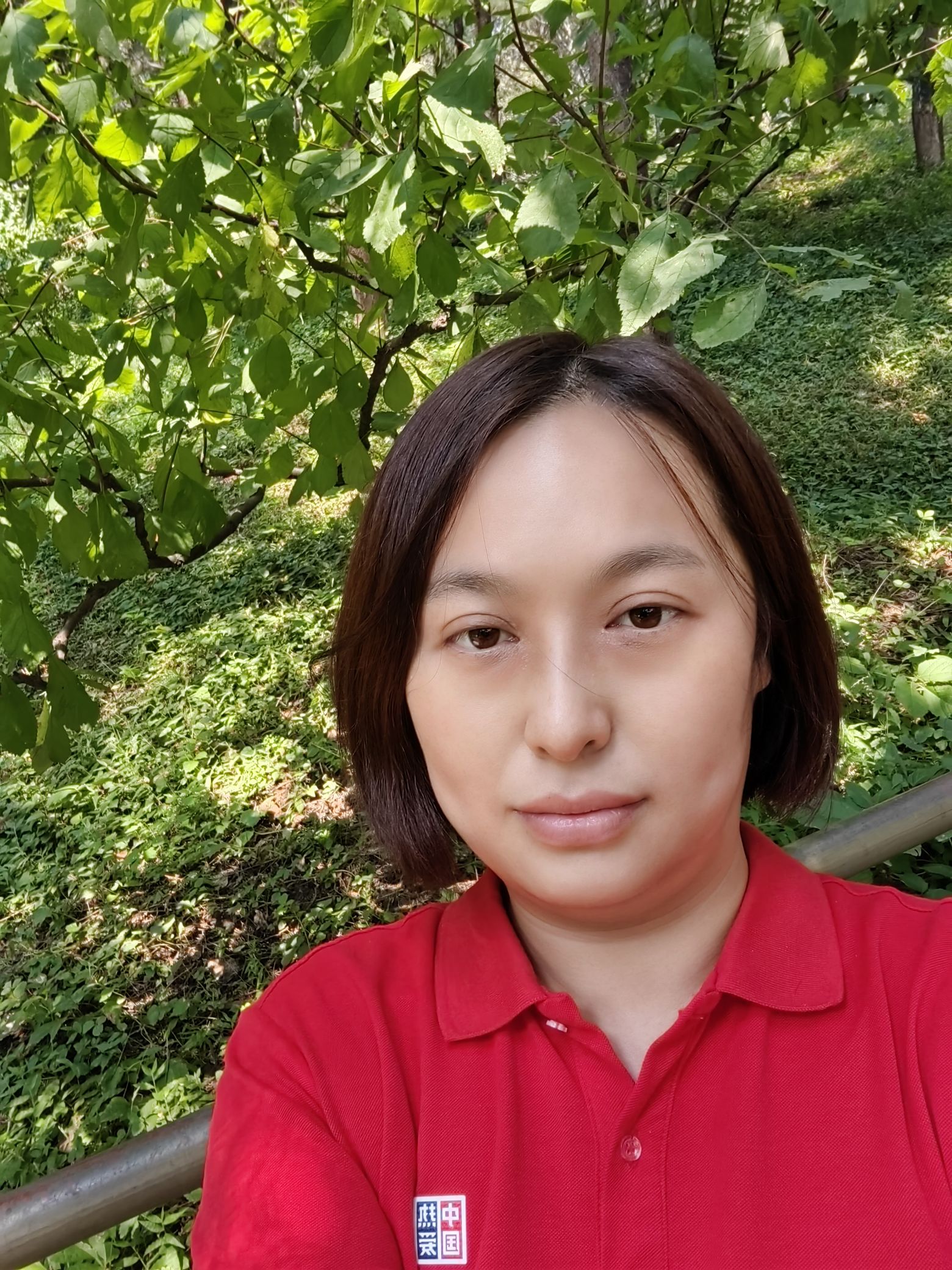 亢婷头像
