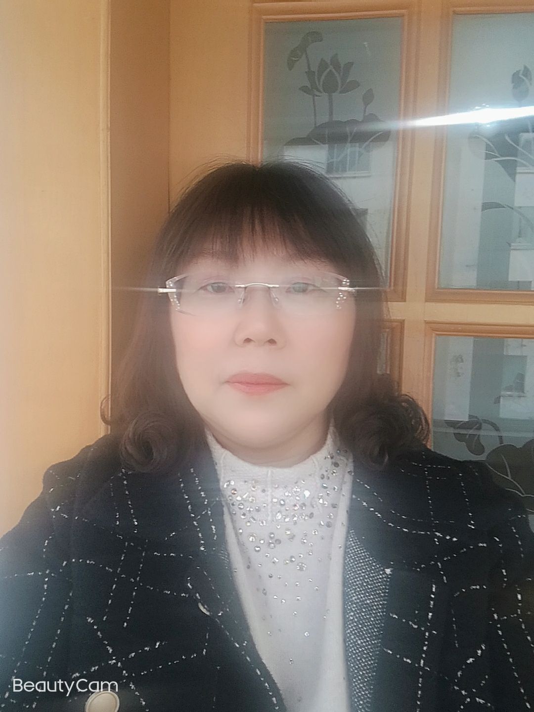 郑爱平头像