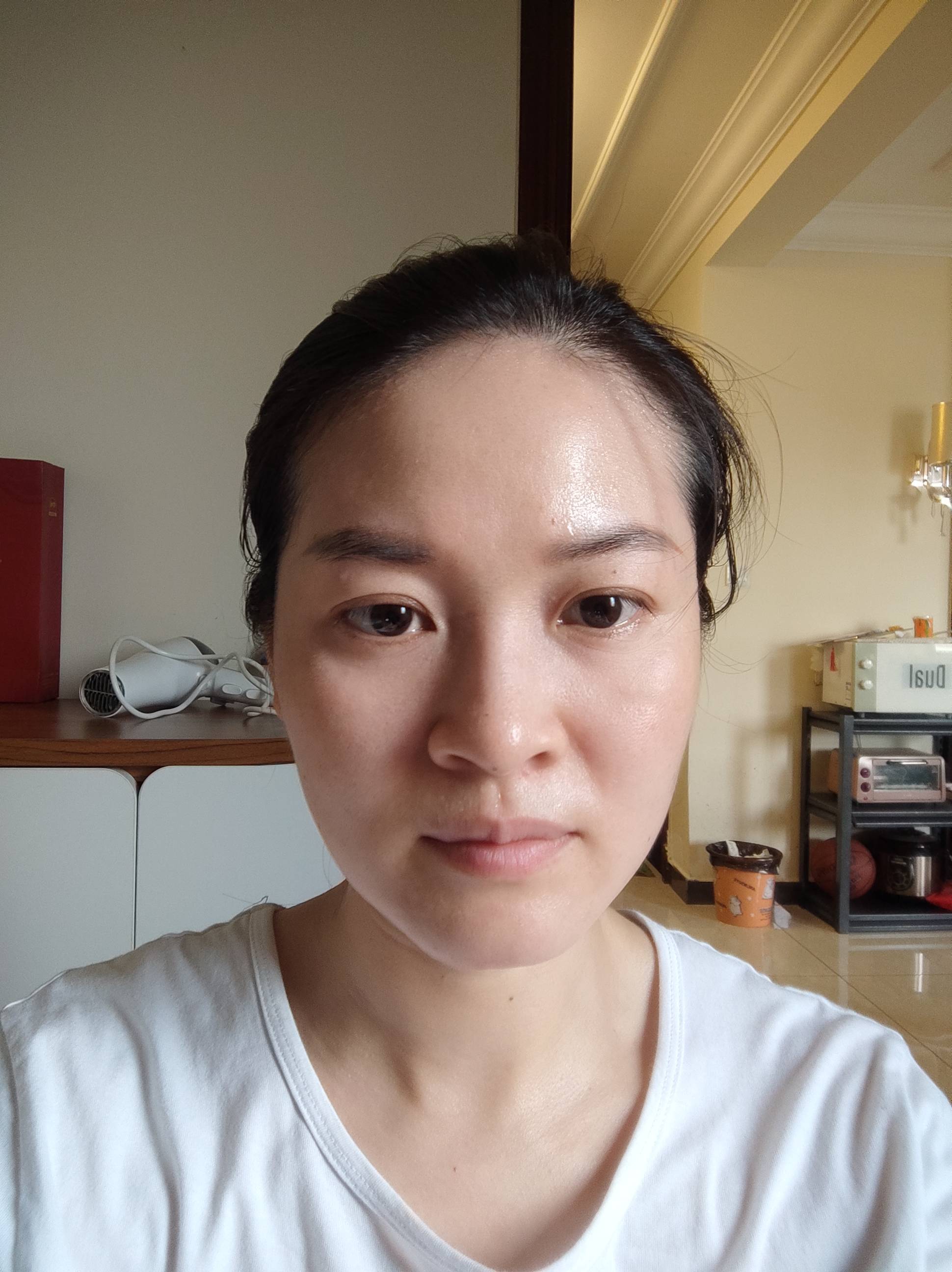 曹洪英头像