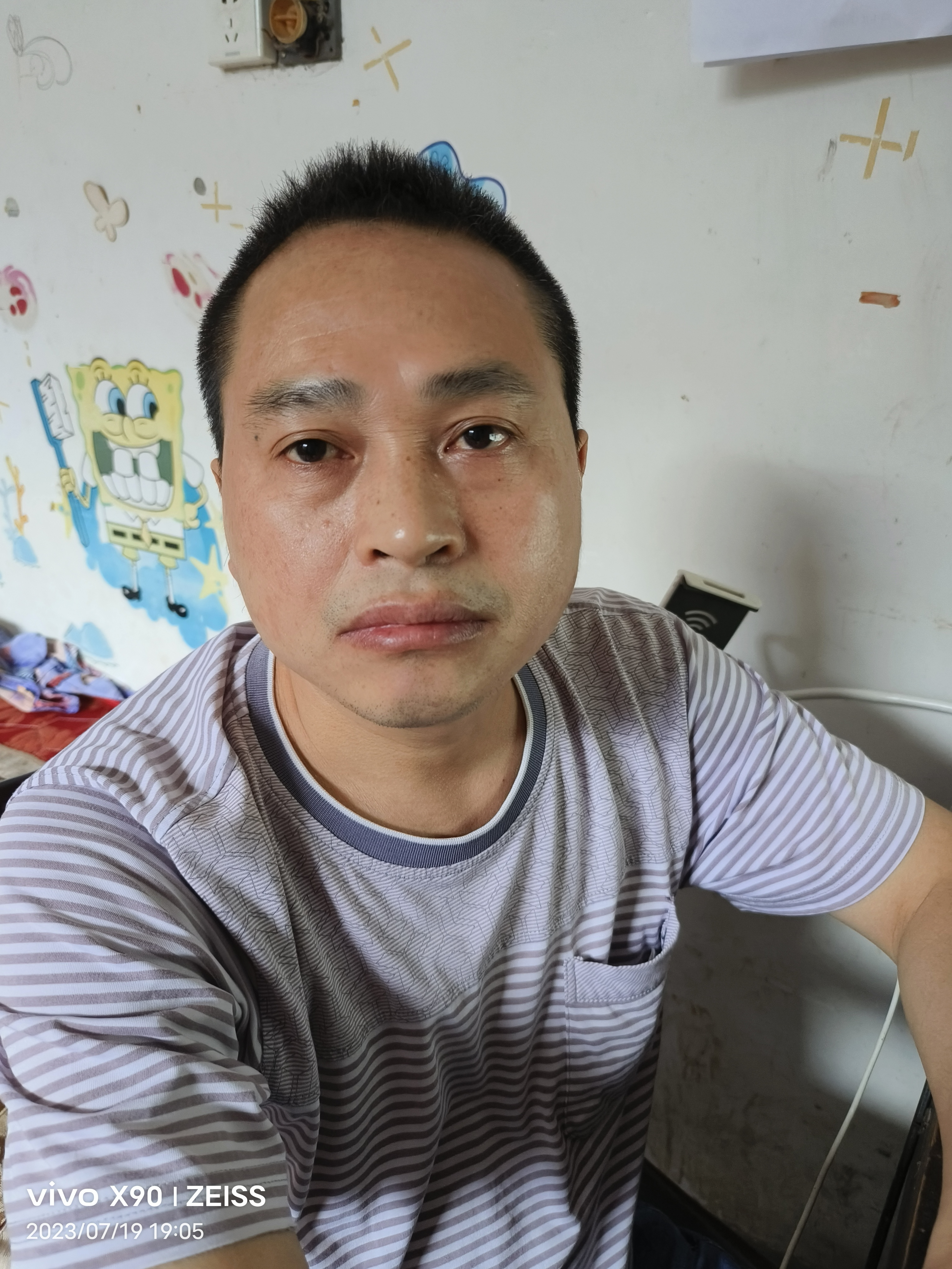 丁惠伦头像