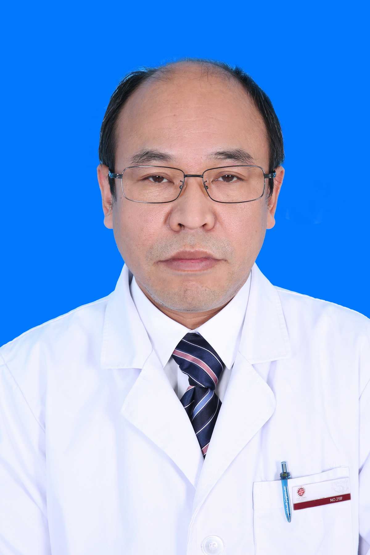 贾山头像