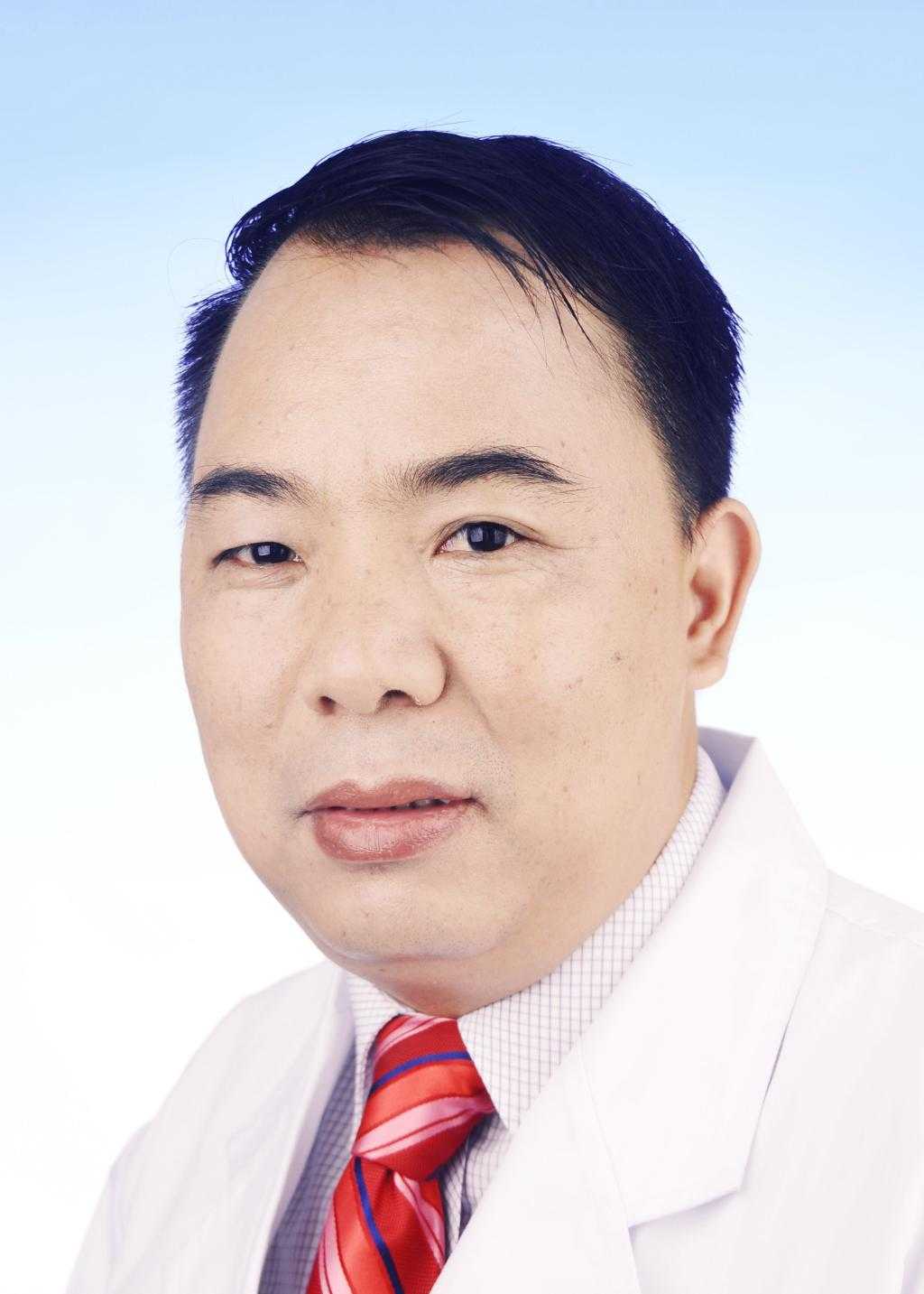 黄育强头像