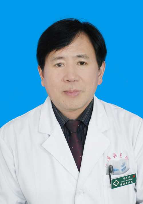 郑三龙头像