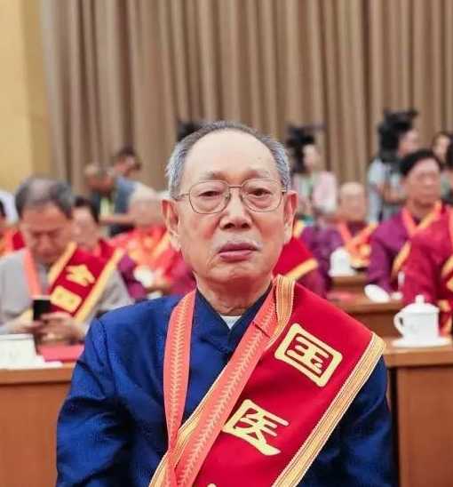  王世民头像