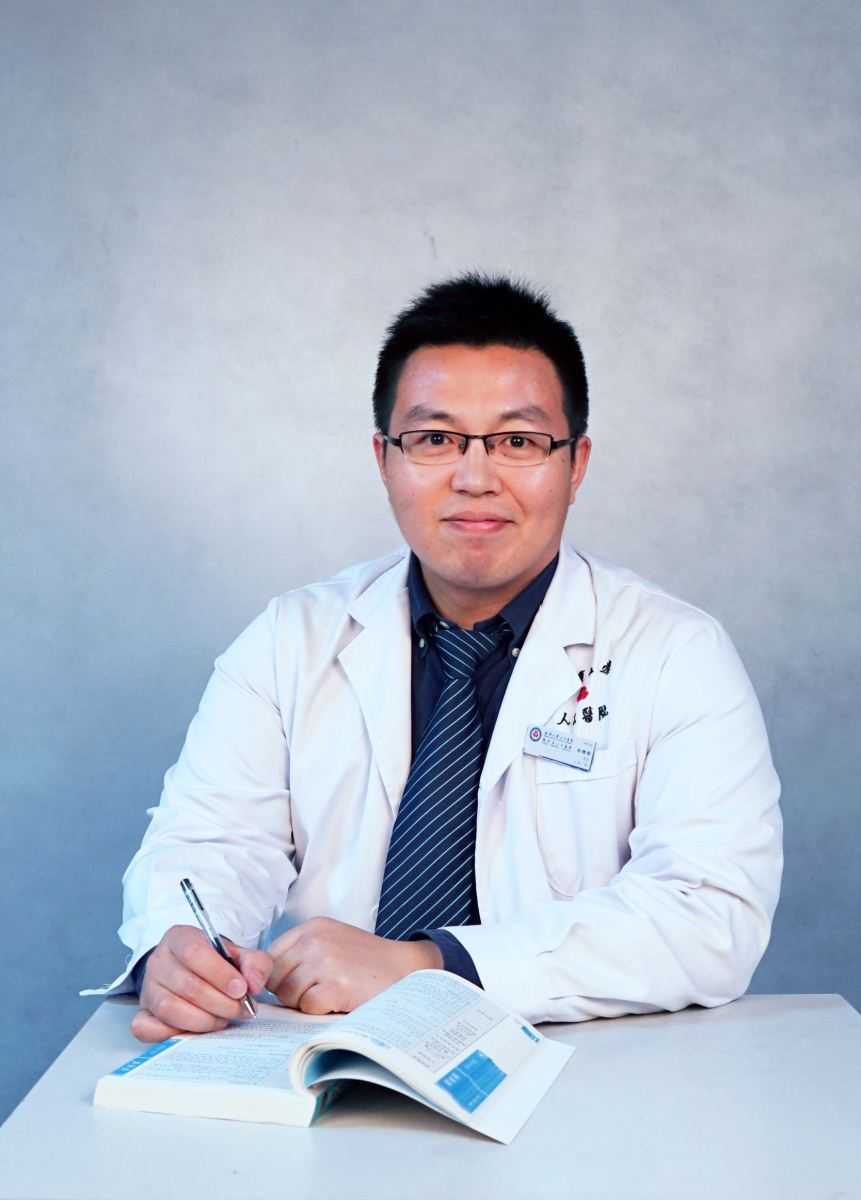 余锂镭头像