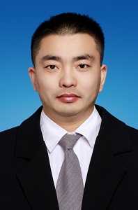 潘龙赐头像