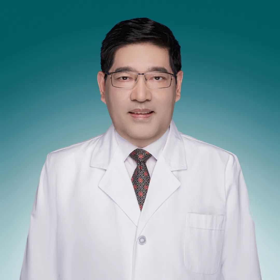 董坚头像