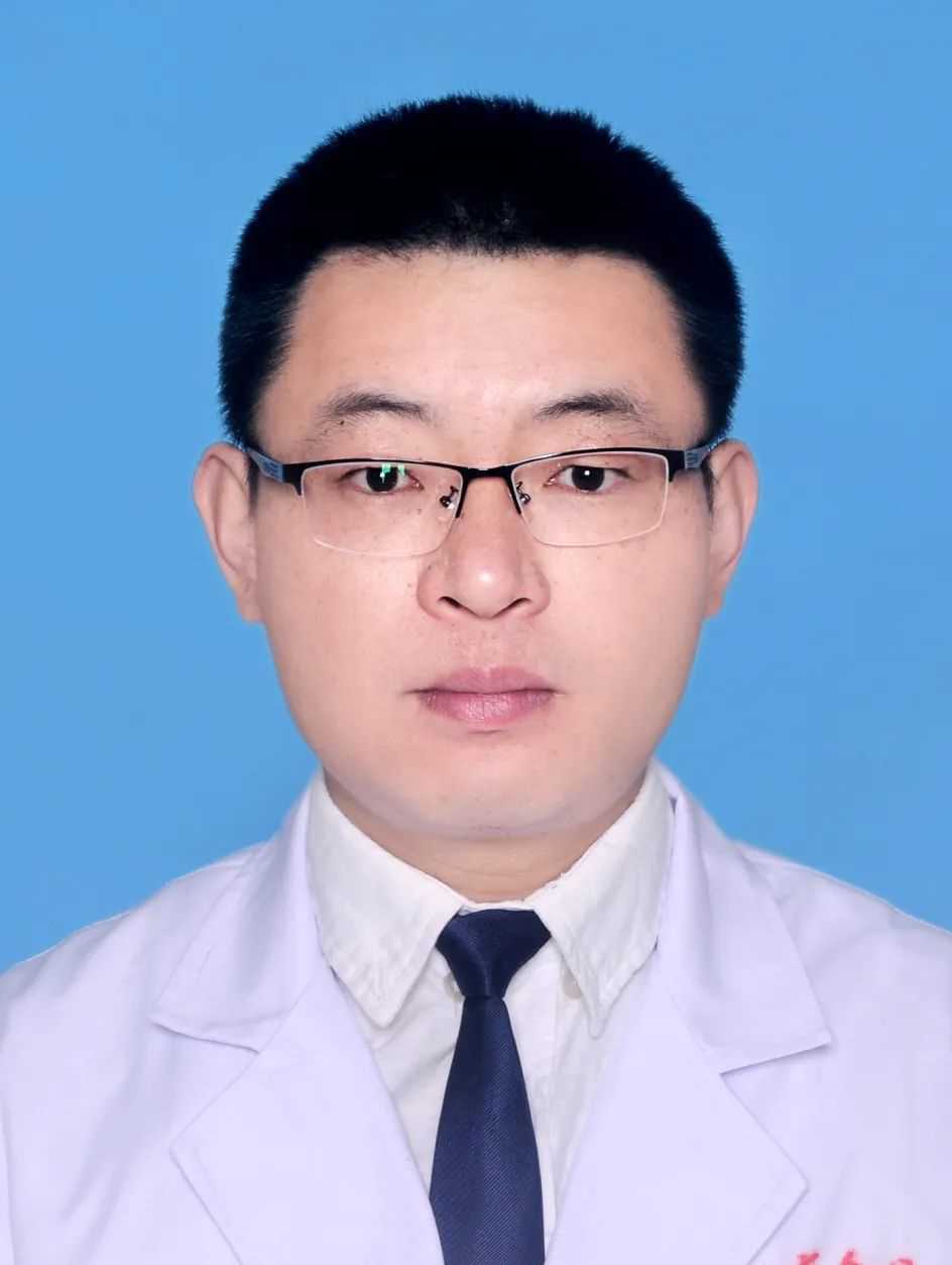 周钧头像